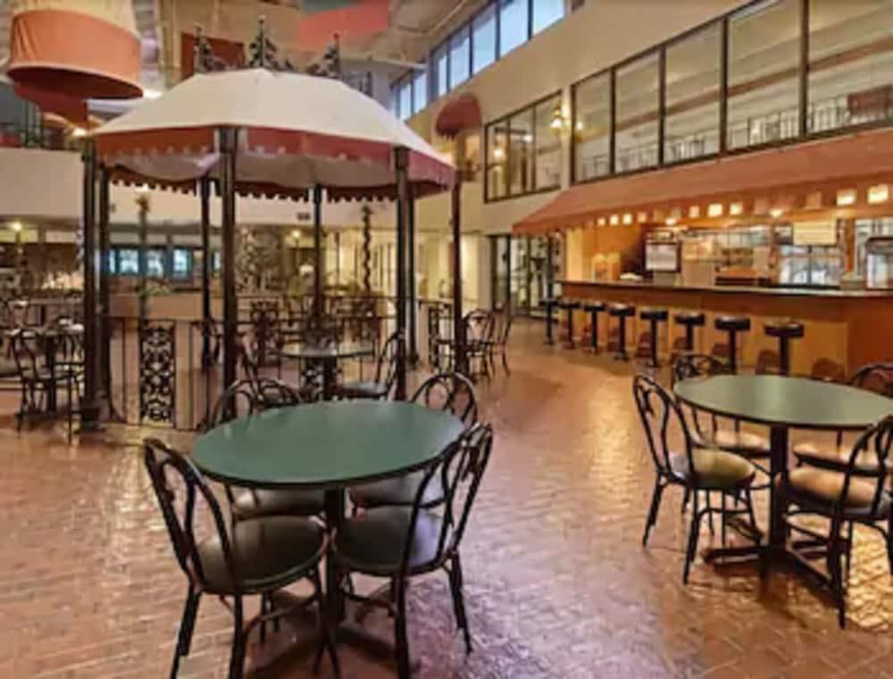 Ramada By Wyndham Paintsville Hotel & Conference Center Restauracja zdjęcie