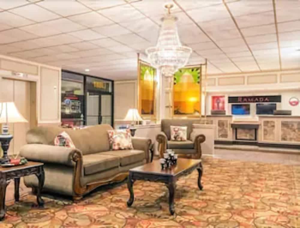 Ramada By Wyndham Paintsville Hotel & Conference Center Zewnętrze zdjęcie