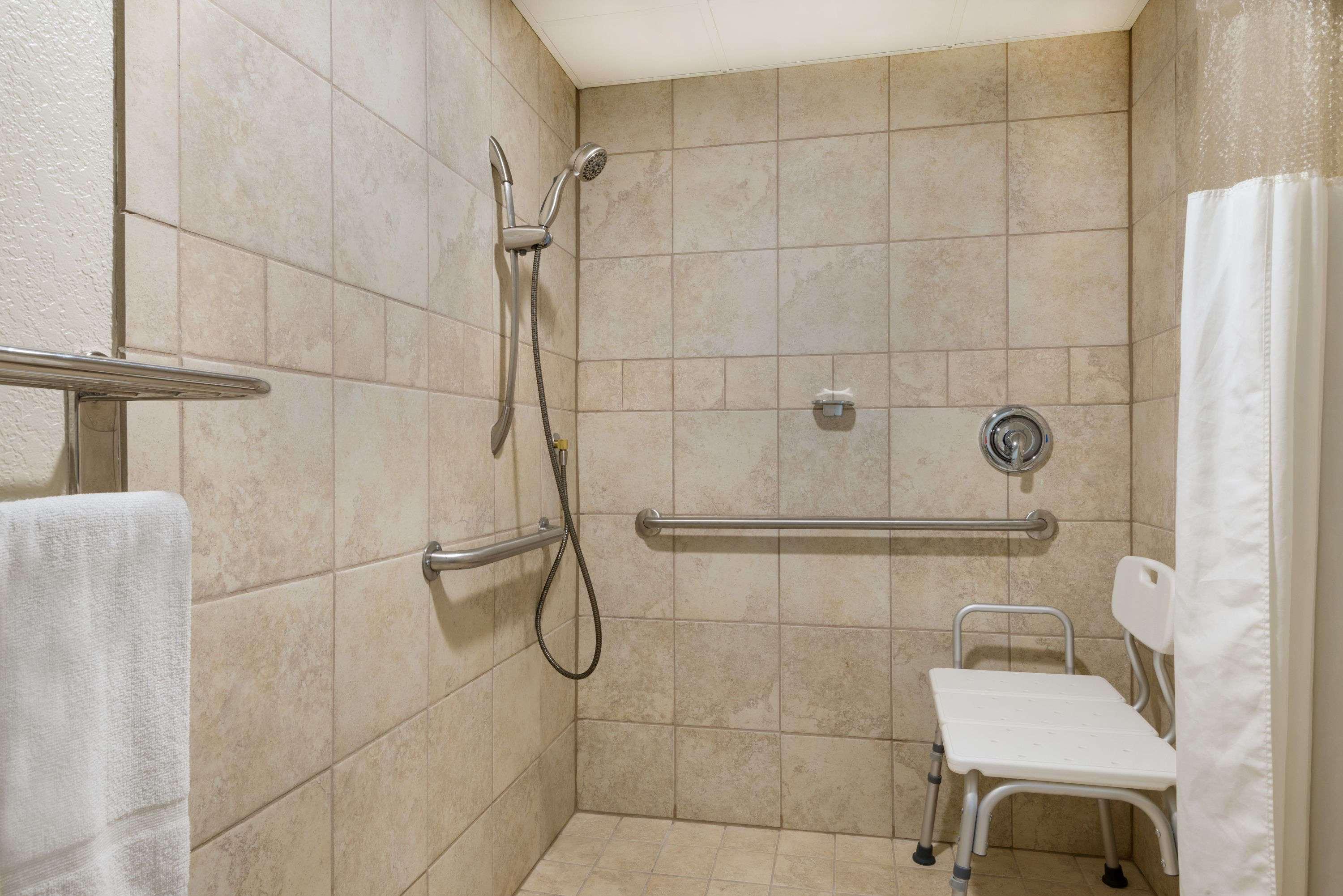Ramada By Wyndham Paintsville Hotel & Conference Center Zewnętrze zdjęcie