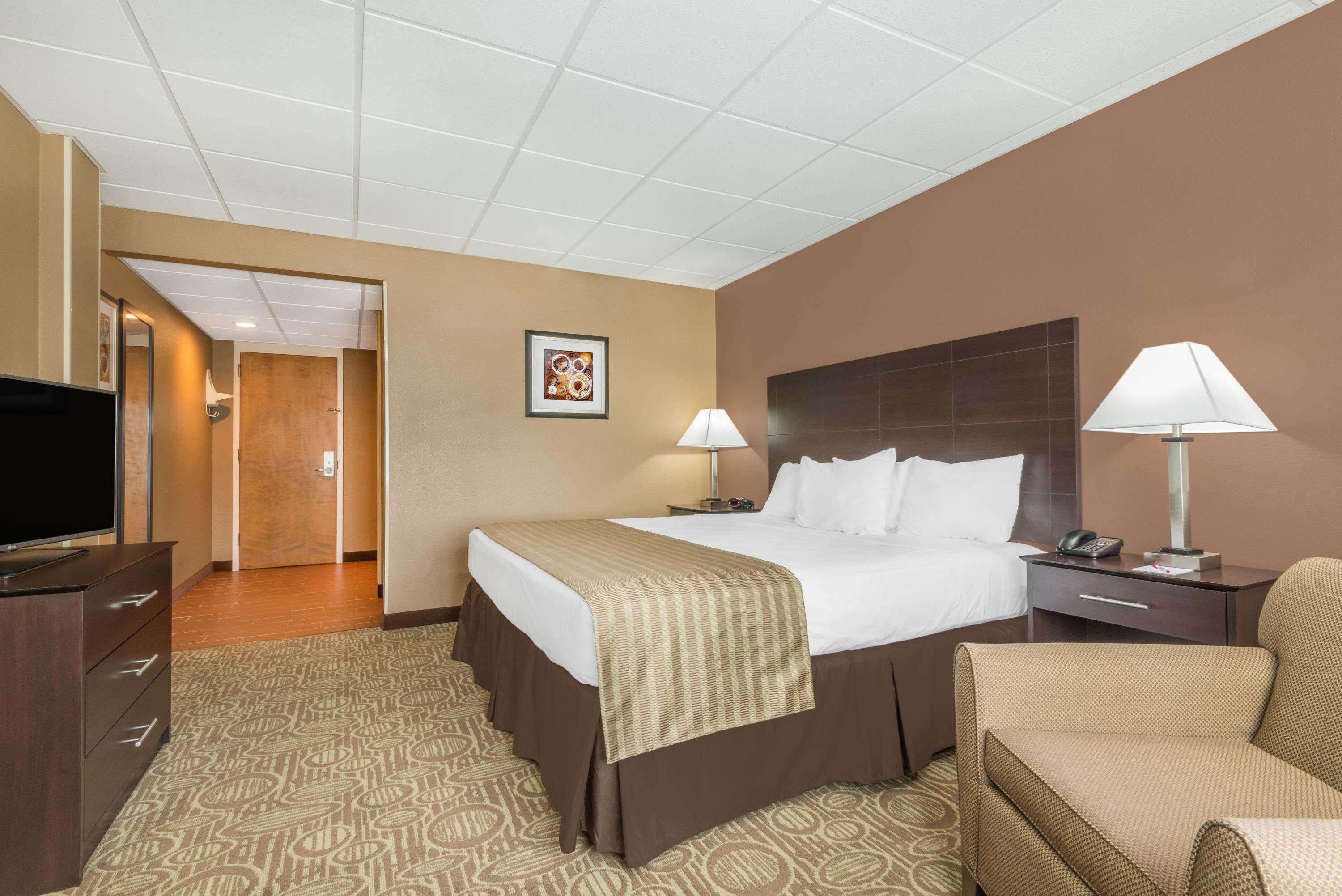Ramada By Wyndham Paintsville Hotel & Conference Center Zewnętrze zdjęcie