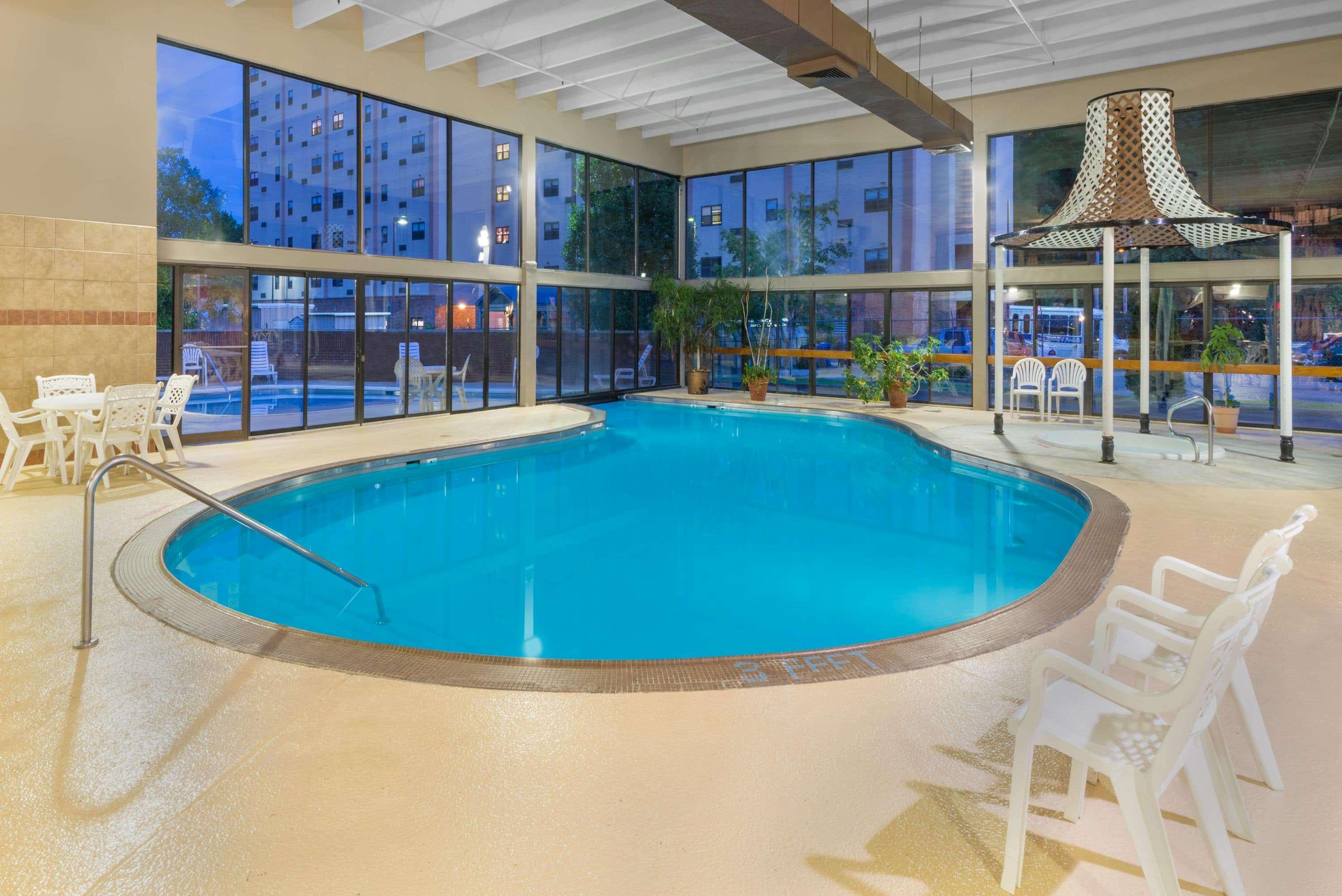 Ramada By Wyndham Paintsville Hotel & Conference Center Zewnętrze zdjęcie