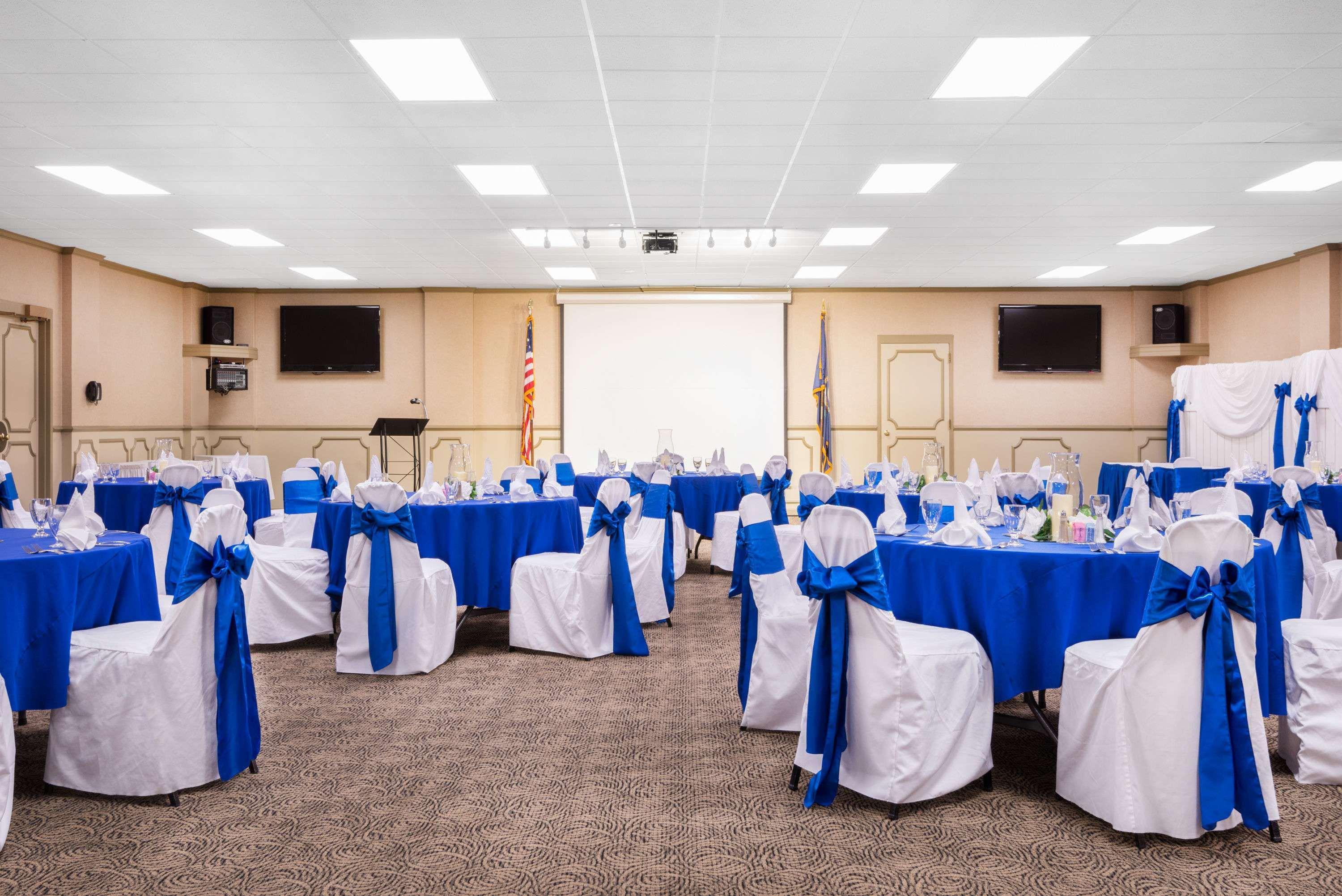 Ramada By Wyndham Paintsville Hotel & Conference Center Zewnętrze zdjęcie