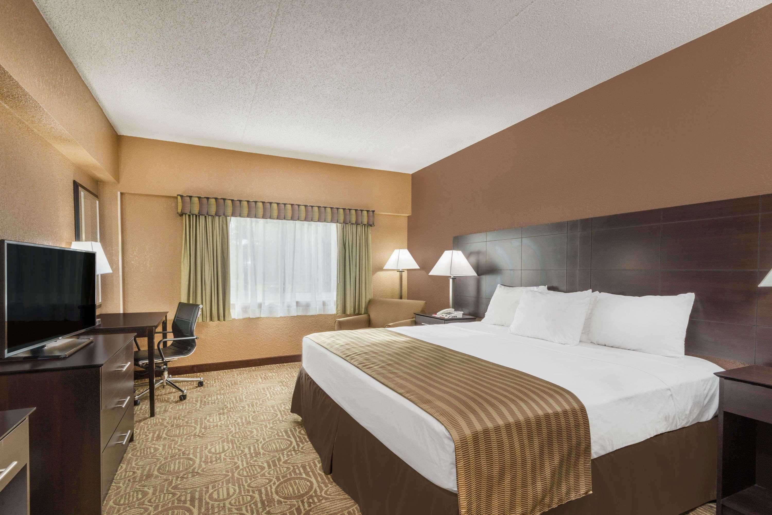 Ramada By Wyndham Paintsville Hotel & Conference Center Zewnętrze zdjęcie