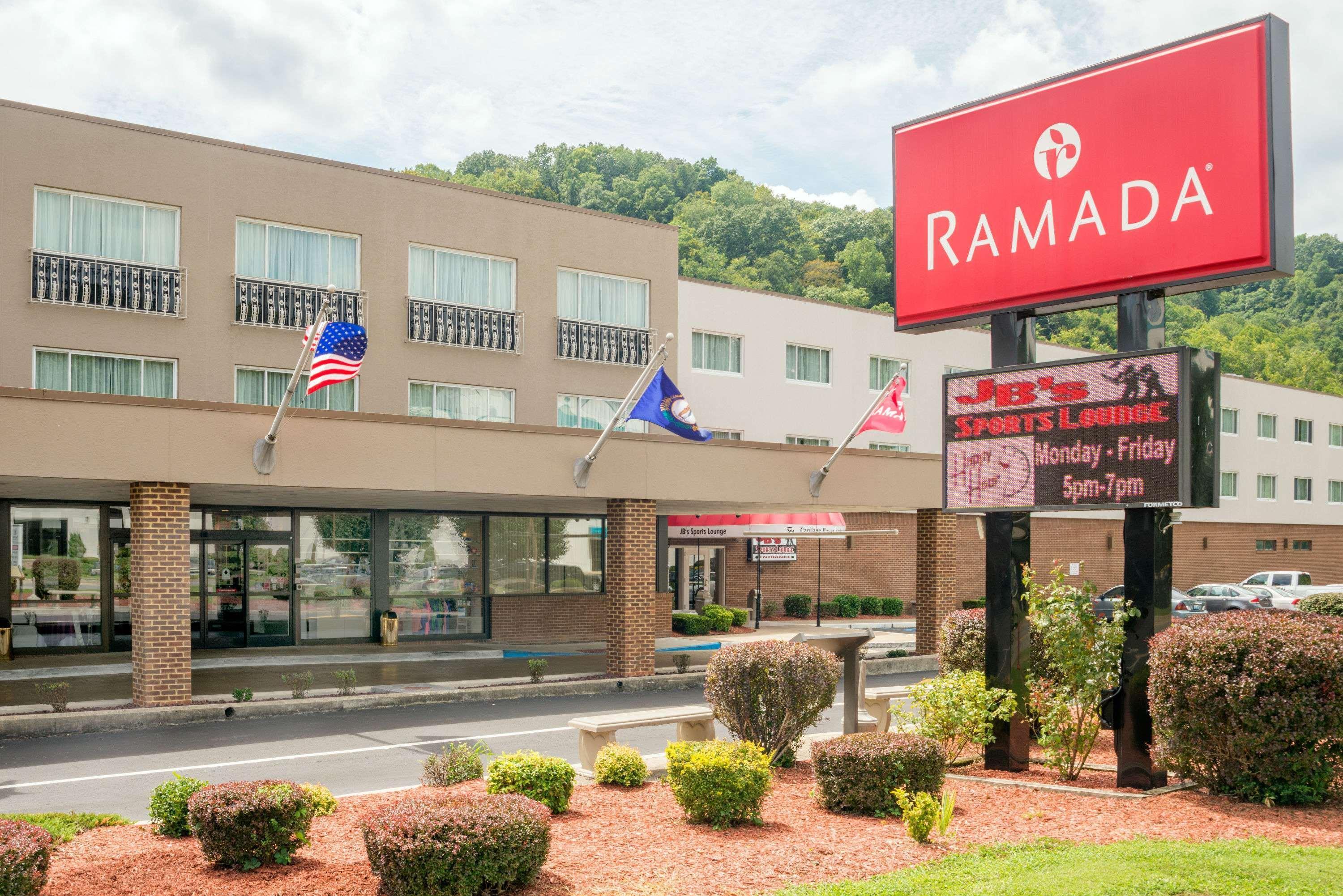 Ramada By Wyndham Paintsville Hotel & Conference Center Zewnętrze zdjęcie